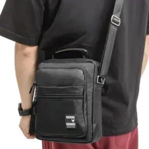 남자 크로스백 남성 캐주얼 미니백 폼폼가방