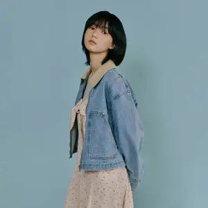 [LAP](센텀시티점)배색 카라 절개 데님집업 AS1DZ261