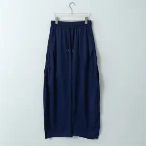 남자 여자 벌룬 핀턱 커브드 셔링 맥시 와이드 바지