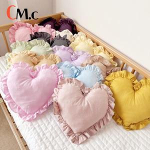수유쿠션하트 모양의 쿠션 베개 코튼 프릴 아기 신생아 침구 어린이 방 룸 장식34X35CM