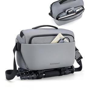 백스마트 카메라 슬링백, 삼각대 홀더가 있는 사진작가용 소형 가방, 방수 DSLR / SLR 미러리스 가방 크로스바디 및 레인 커버, 캐논 소니 니콘과 호환, 그레이