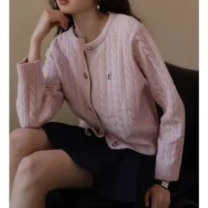 EAMT 여사친 울 니트 봄 짜임 스케이프 메리노 클래식 호주 카디건 YJ1