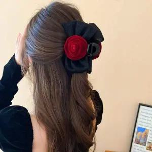벨벳 장미 헤어핀 고급스러운 파티용 데일리 올림머리 꽃 진주