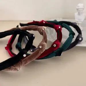 벨벳 큐빅 고급 공주형 슬림 단아 머리띠 진주 헤어밴드 포인트