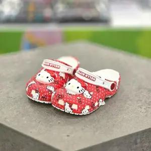 [하프클럽/크록스]크록스 HC19 헬로우 키티 레드 클래식 클로그  키즈 210577 / 210576