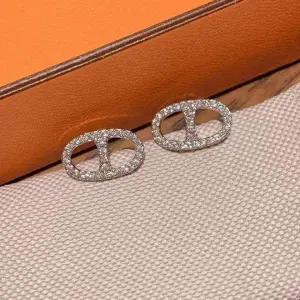 타원형 올큐빅 심플 디자인 귀걸이 여성 악세사리 세련된 데일리