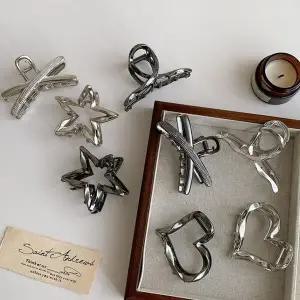 메탈 헤어클립 헤어핀 헤어삔 하트 리본 Y2K 은색 검정 데일리