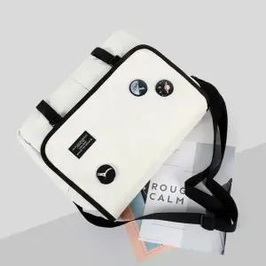 메신저백 뱃지 학생 크로스백 하얀색 포인트