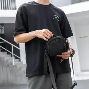 남성 가방 크로스백 보관 베이직한 초미니 여권 반원모양