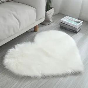 이시아르 부드러운 화이트 러그 50x65cm (KYR-WB6057A)