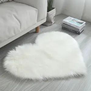 이시아르 부드러운 화이트 러그 50x65cm (KYR-WB6057A)