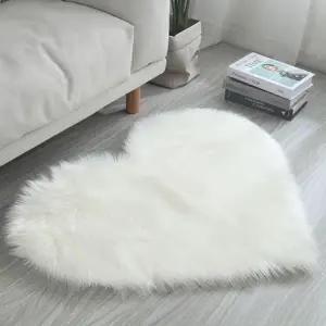 화이트 하트 장모 러그 50X65cm 거실 침실 카페트 (KYR-WDF1574)