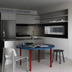 투컬러 다이닝 테이블 카페 깡통 인테리어 식당