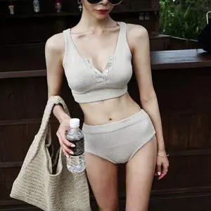 (당일발송/55~66) 단추니트 반하이웨이스트 투피스 예쁜수영복