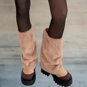 [신상오픈런]여성 겨울 털 레그워머 키높이 미들 부츠 키치 스타일 (42636721)