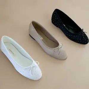 [신상오픈런]여성 단색 가죽 리본 큐빅 플랫 슈즈 낮은 힐 (33435100)