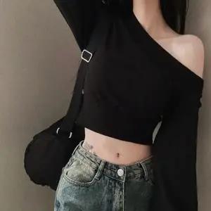 DA-1006598 긴팔 원숄더 티셔츠 크롭