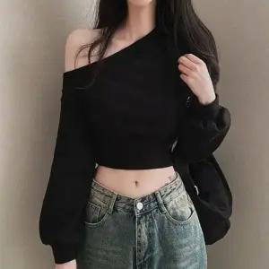 원숄더 크롭 긴팔 티셔츠 DA-1006598