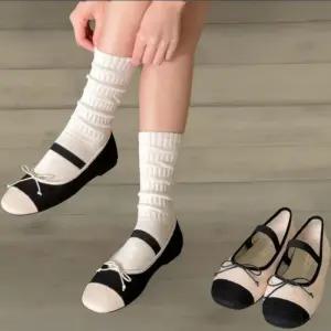 [신상오픈런]여성 리본 장식 배색 메리제인 플랫슈즈 낮은 굽 (33435104)