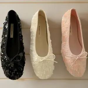 [신상오픈런]20대 여성용 컬러풀 스팽글 리본 장식 플랫화 신발 (33435097)