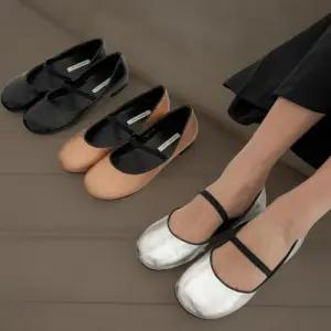 [신상오픈런]20대 여성용 사랑스러운 메리제인 스타일 발레 신발 (34192107)