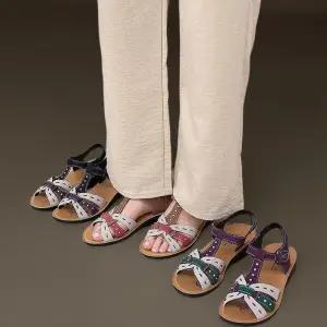 [신상오픈런]여성 컬러 가죽 펀칭 슬링백 샌들 끈 (33434941)