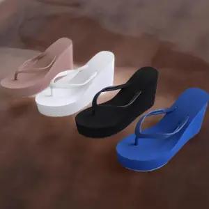 [신상오픈런]여성용 여름 쪼리 웨지힐 키높이 샌들 (33434909)