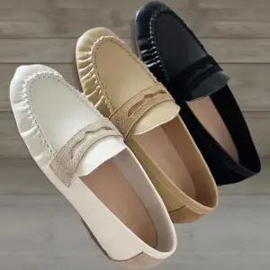 [신상오픈런]여성 싱글컬러 꼬임 가죽 플랫 로퍼 (33434877)