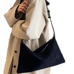 [다잇템] 여성 세무 캐쥬얼 라이트 클래식 크로스 숄더백_20092354_588872