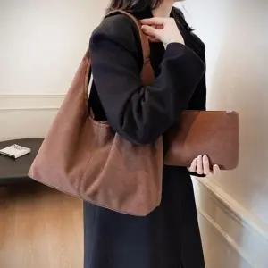 [다잇템] 여성 데일리 클래식 세무 미니멀리즘 민무늬 숄더백_20092349_588872