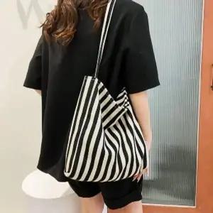 스트라이프 숄더백 블랙 에코백 캔버스 백 루아-WFC9E4A