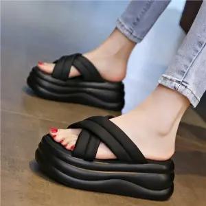 키높이 여성 여름 샌들 7cm 물놀이 비치 슬리퍼 신발 발편한 여성화 여성스 트랩 통굽