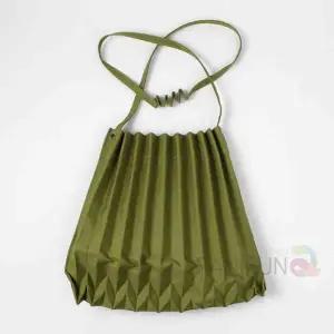 [라일리] Rly 플리츠 크로스백 올리브 가벼운가방 천가방 숄더크