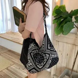 [라일리] Rly 보부상 숄더백 천가방 여성 여름 데일리 블랙