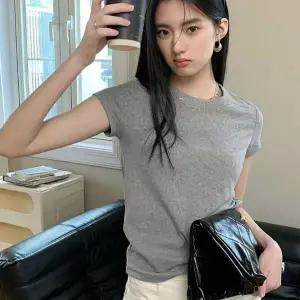 여자 기본 무지 슬림 스타일 반팔 라운드 티셔츠 여성 U넥 반팔티 이너 여름 얇은