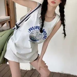 여자 여름 귀여운 디자인 루즈핏 나시 민소매 티셔츠 오버핏 롱나시 여성 빅사이즈