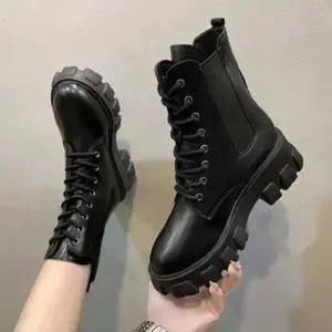 [신상오픈런]여성 키높이 청키 워커 밴딩 힙무드 플랫폼 러그솔 (42240771)