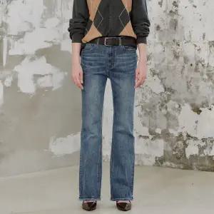 [롯데백화점]플랙 여성 라시다 세미 슬림 부츠컷 중청바지 데님 팬츠 (PJTI5LCT645)