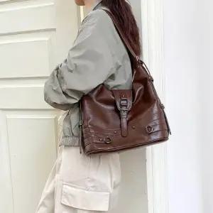 여성 4컬러 클래식한 고급 페이크 레더 수납 숄더백 여성숄더백 패션숄더백 가죽가방