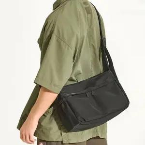 (색상 블랙)멀티포켓 스퀘어 크로스백 남녀공용 외출 메신저백 가방