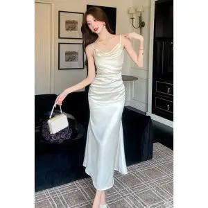 여성 원피스 민소매 나시 코디 펀칭 롱스커트 새틴 하이웨스트 스포M1