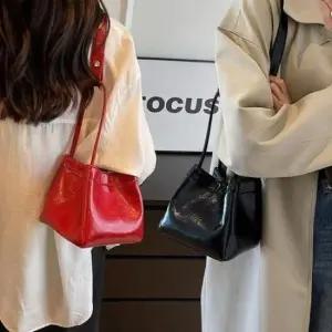 여성 복주머니형 유광 데일리 미니 크로스백 숄더 토트 핸드 가방 케이스