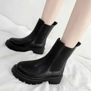 우먼 검정색상 첼시슈즈 통급 롱부츠 올데이 나들이활동 외출활동 디자인 봄구두여성봄 밀리터리부츠 각도