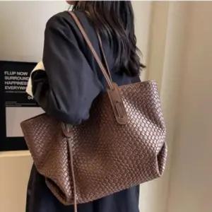 PA 숄더백 데일리가방 클래식 여성 쇼퍼백 위빙백 토드백 사각