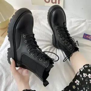 [라일리] Rly 여성 가죽 워커 첼시부츠 밴딩워커 통굽 사이드지