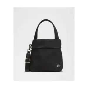 룰루레몬 LULULEMON 온 마이 레벨 스몰 토트백 5L BLK LW9FNDS-0001 362165