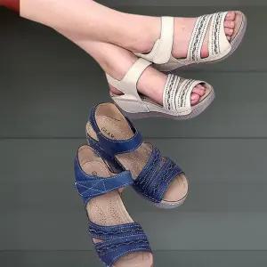 [신상오픈런]여성용 여름 네이비 베이지 스트랩 펀칭 샌들 (34222860)