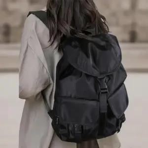 [신상오픈런]여성용 대학생 백팩 스트링 옆지퍼 다용도 멀티포켓 가방 (42240632)