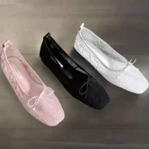 [신상오픈런]여성용 레이스 리본 장식 둥근코 망사 플랫슈즈 (33435101)