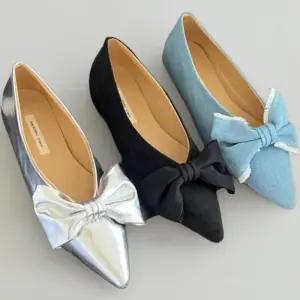 [신상오픈런]여성용 귀여운 뾰족 앞코 대형 리본 플랫 슈즈 (33435095)